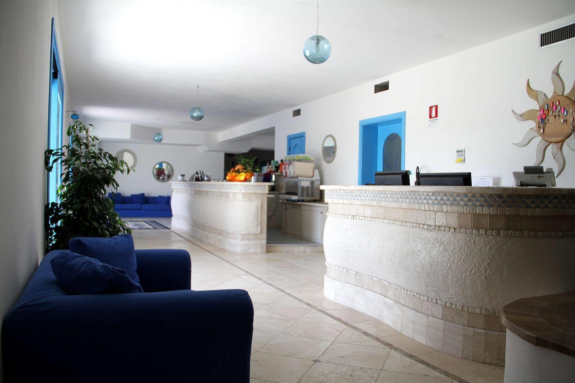 Hotel Gran Torre Phg Cabras Exterior foto