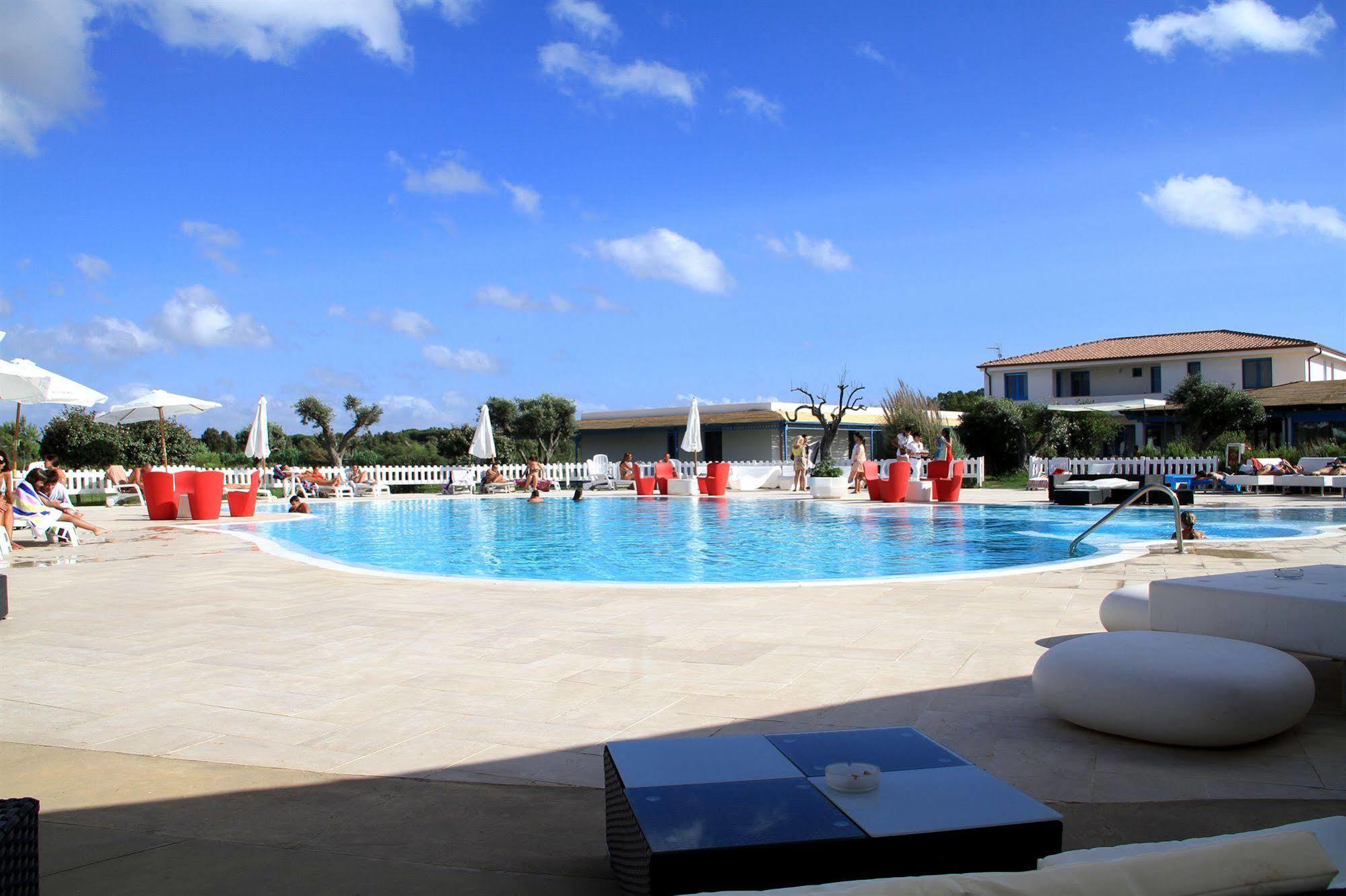 Hotel Gran Torre Phg Cabras Exterior foto